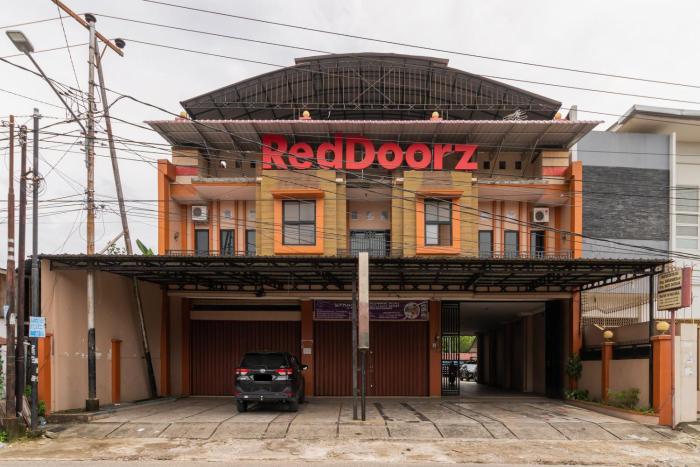 Reddoorz Syariah Near Universitas Putra Indonesia Padang,,2 star