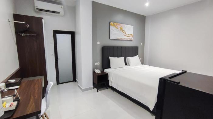 atap biru residence