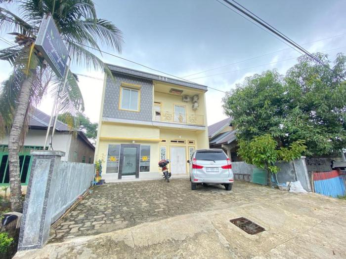 Homestay Rn Near Taman Bambu Runcing Polewali Mitra Reddoorz,,1 star