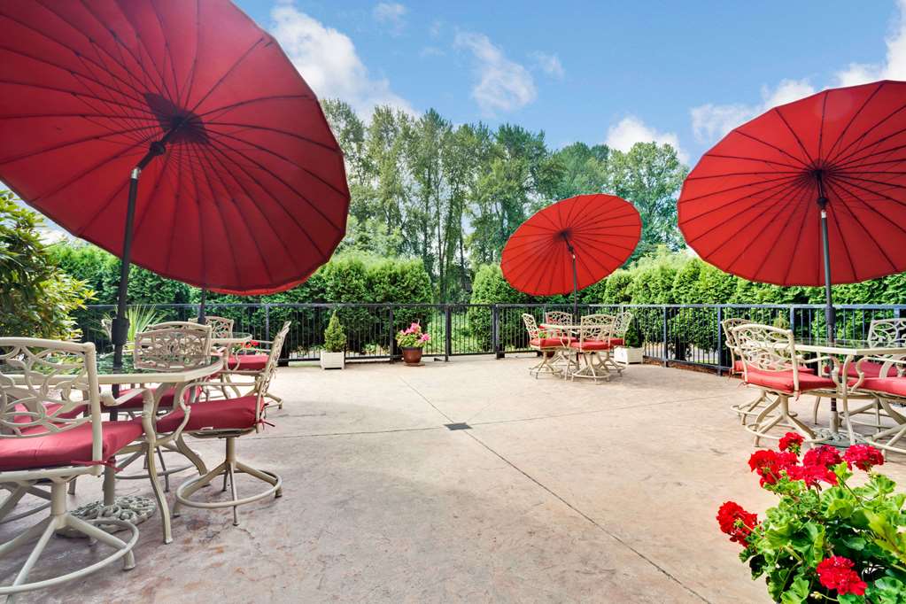Ramada By Wyndham Tukwila Southcenter,Near Family Fun Center,3.5 star