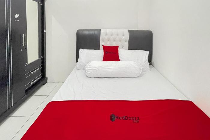 reddoorz near karawang central plaza