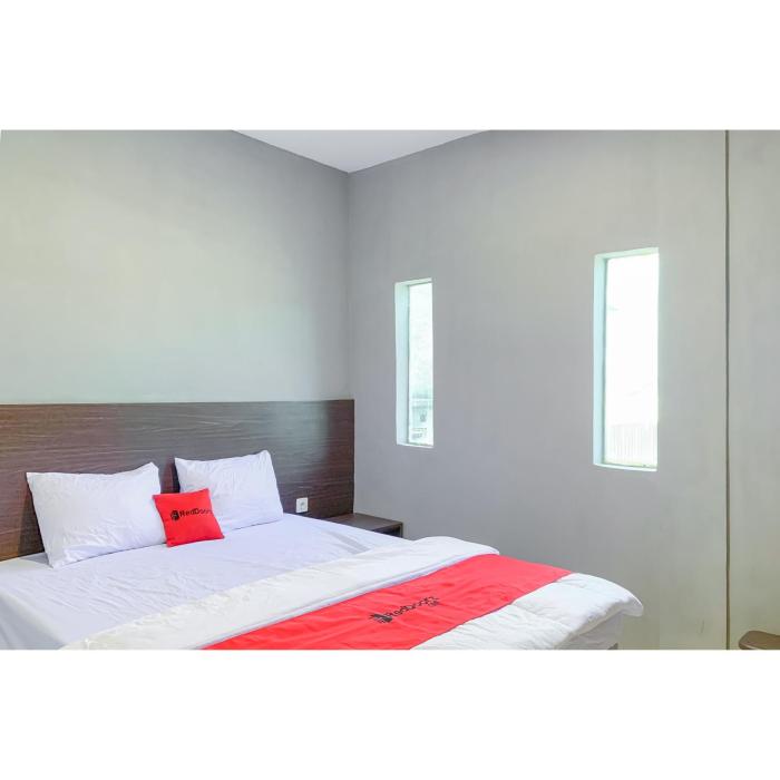 reddoorz plus d san residence buah batu