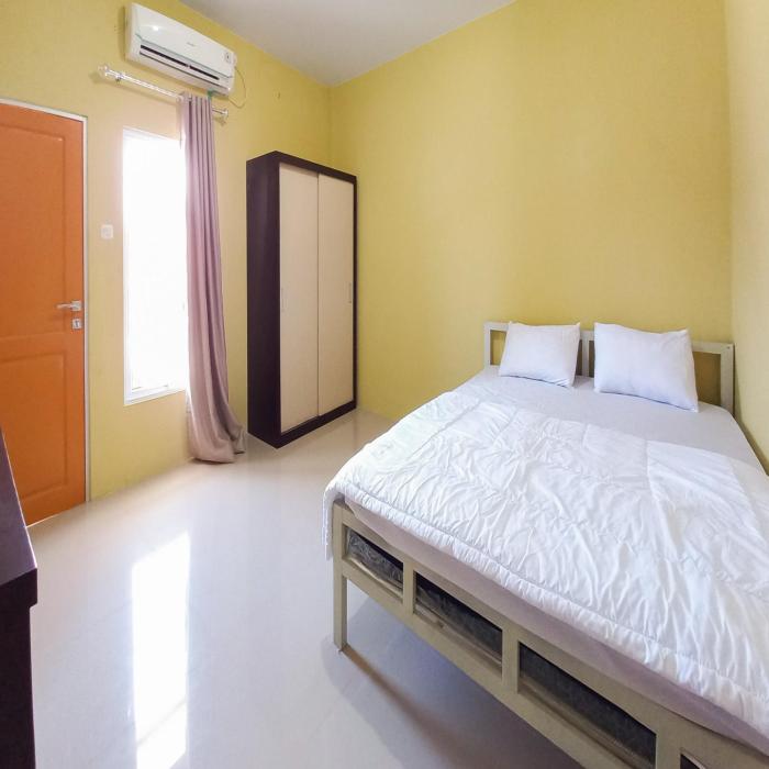 Farah Homestay Syariah Mitra Reddoorz,,2 star