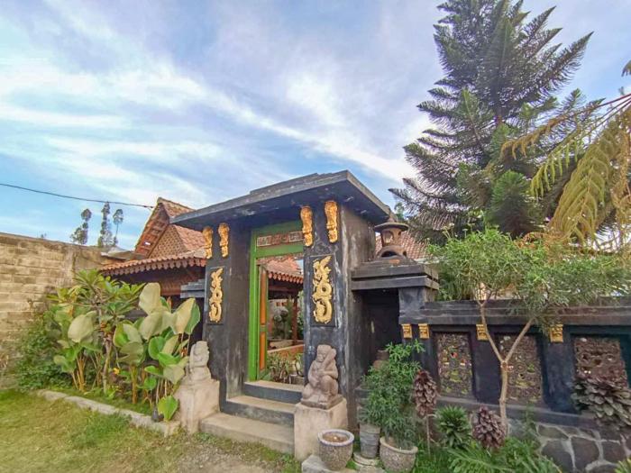 Intayu Homestay Redpartner,,2 star