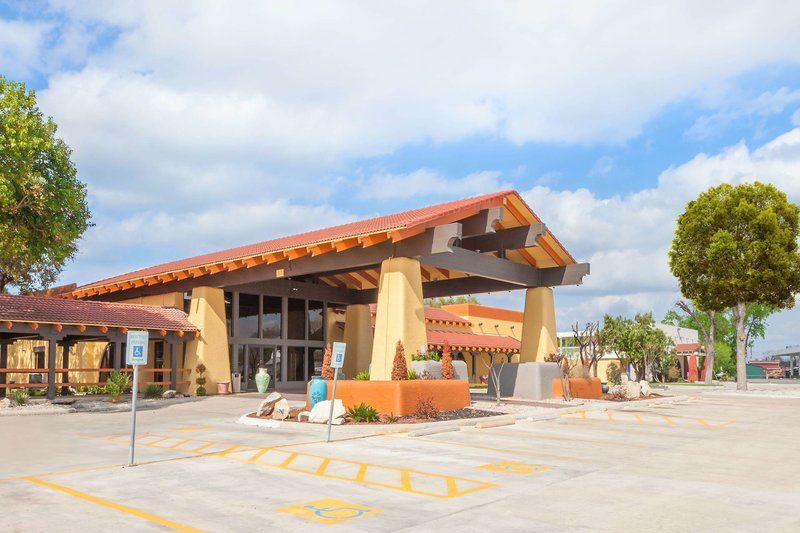 Days Inn By Wyndham Uvalde,Uvalde>>Texas,2.5 star