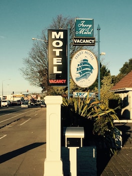 ferry motel