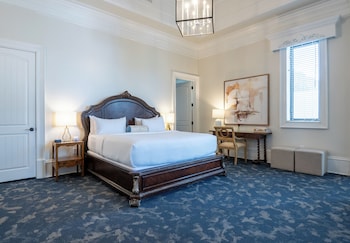 Kentucky Castle Hotel