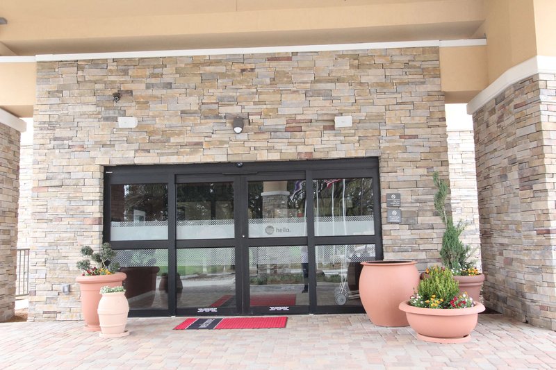 Hampton Inn & Suites Dallas Market Center,Dallas>>Corpus Christi,3 star