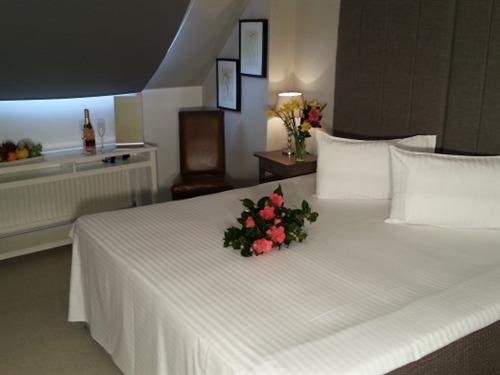 The Castle Inn,Combe Martin>>Bristol,3 star