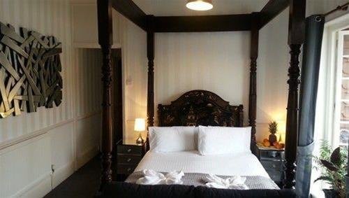 The Castle Inn,Combe Martin>>Bristol,3 star
