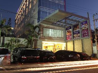 w three premier hotel lagaligo