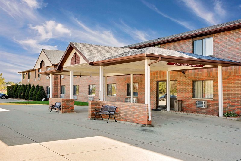 Howard Johnson By Wyndham Waterloo/Cedar Falls,Waterloo>>Cedar Falls,2.5 star