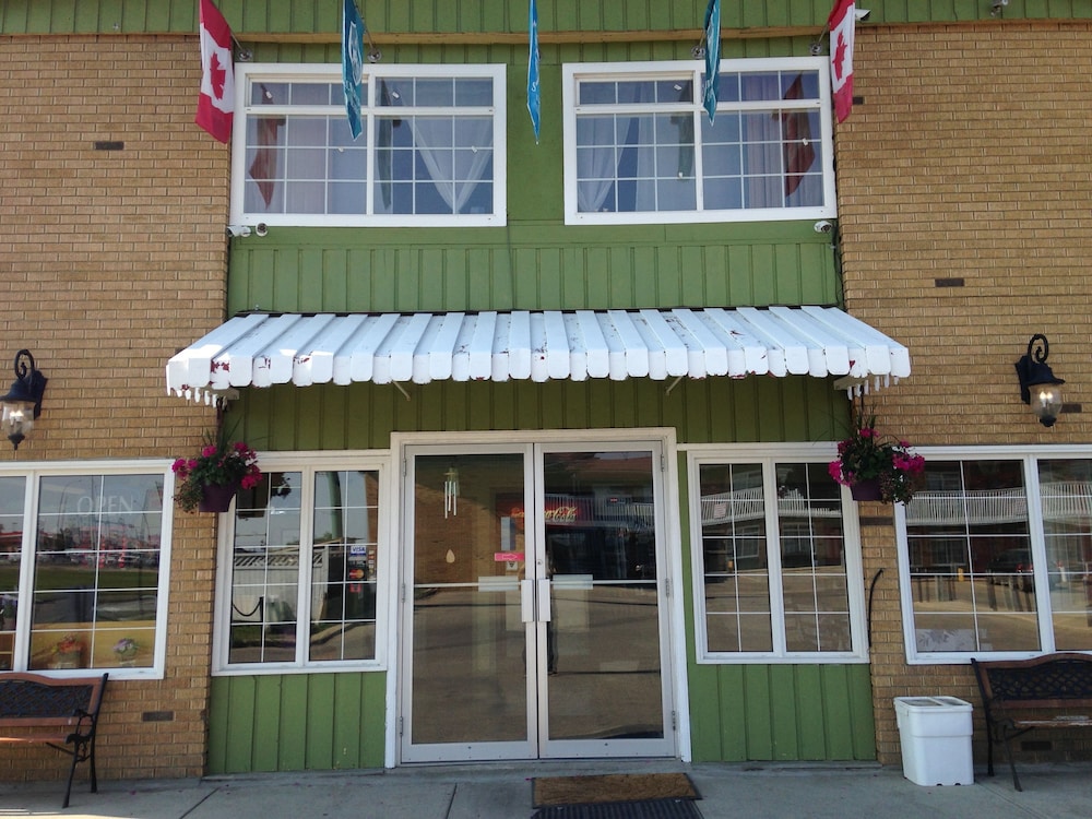 Silver Crest Lodge,Grande Prairie>>Clairmont,2 star