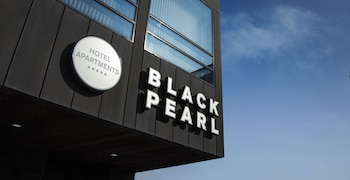 black pearl luxury apartments