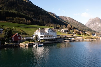 fj rland fjordstove hotell huseby hotelldrift as