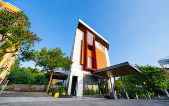 Ayra Hotel Airport Solo,,3 star
