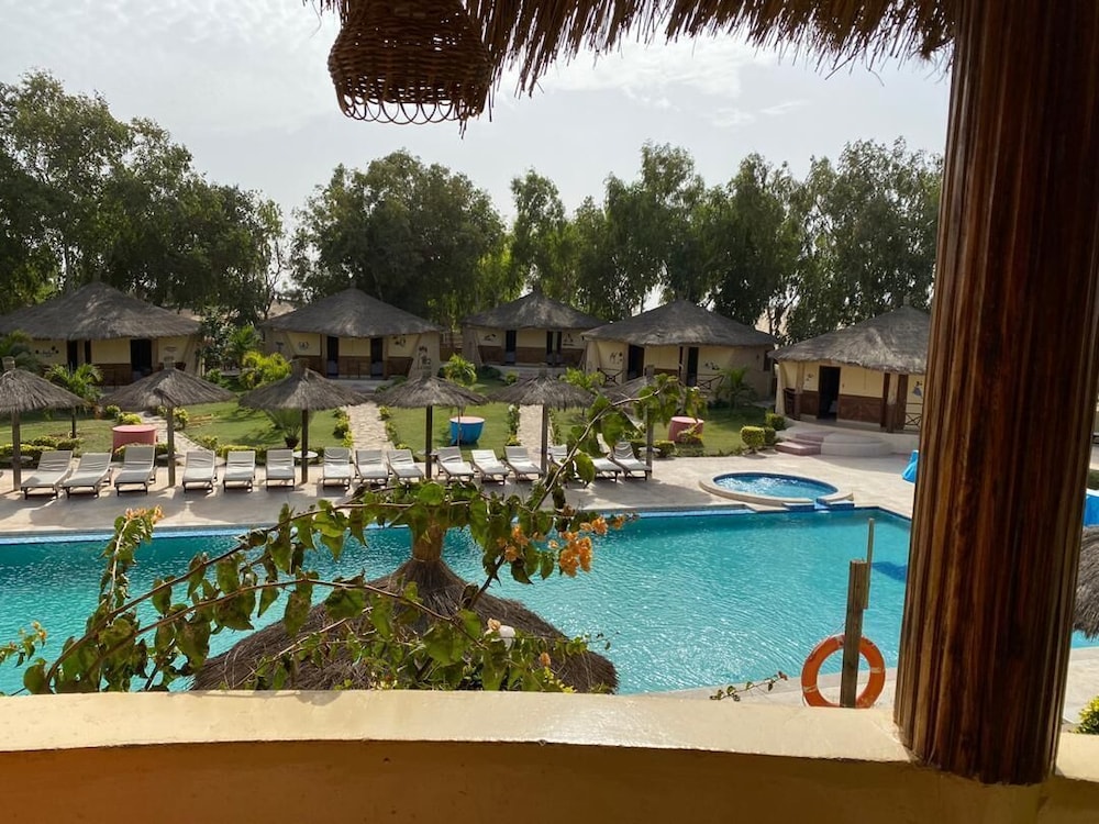 Hotel & Campement Du Lac Rose,Guediawaye>>Dakar,3 star