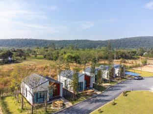 Myrrh. Resort,,3 star