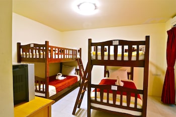 Squareone - Hostel,Kathu>>Karon Beach,2 star