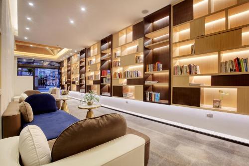 wing hotel guilin pedestrian street