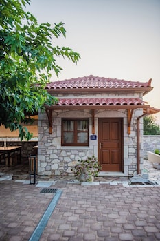 Terra Helios Suites & Studios,,3 star