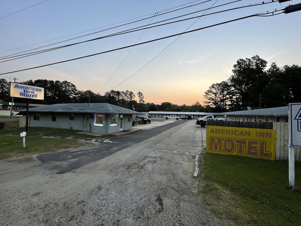 American Inn Motel,Fisher>>Many,3 star