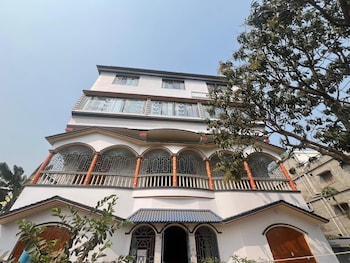 Hotel Raj,,3 star