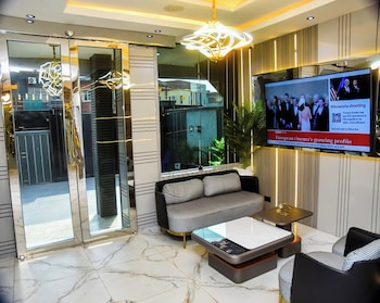 noble lite suites