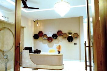 Hotel Leela Inn,,3 star