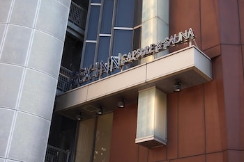 rex inn kawasaki caters to men