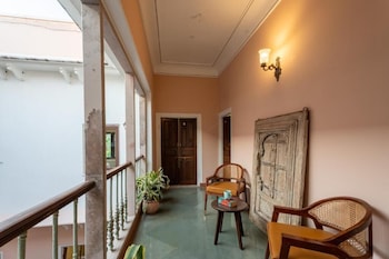 mukam at kanakvilas