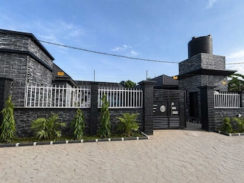The Whale Inn,,3 star