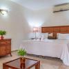 West Bay Colonial,Roatan>>Gibson Bight,3 star