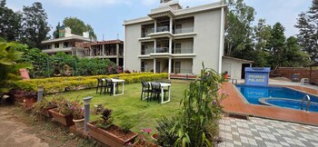 Prince Palace Bhilar In Village Of Books,,3 star