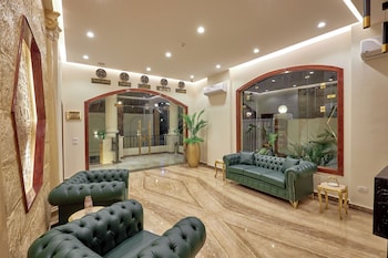 palmeras pyramids hotel