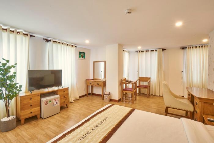 sai gons book hotel the airport front