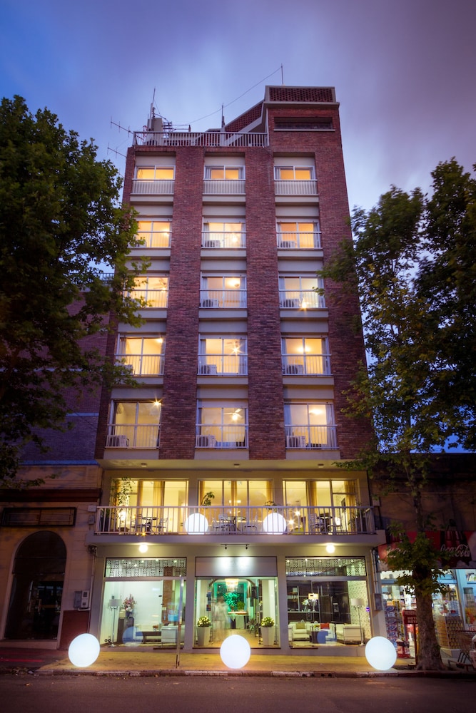 Hotel Royal Colonia,Colonia>>Barrio Histórico,3 star