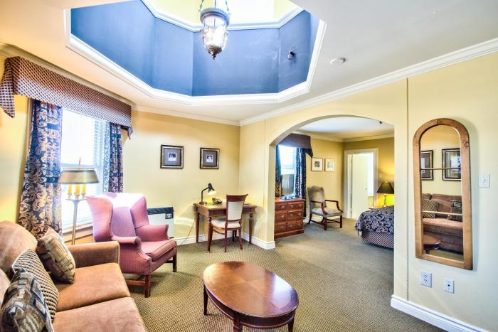 Queen's Inn At Stratford,161 Ontario St, N5a 3H3 Stratford, Canada, Stratford,3 star