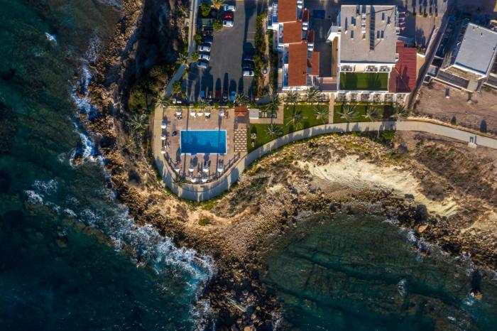Vrachia Beach Hotel & Suites - Adults Only,Kissonerga>>Coral Bay,3 star