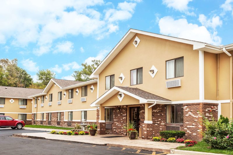 Super 8 By Wyndham Sterling Heights/Detroit Area,Macomb>>Detroit,2 star