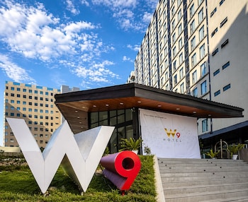w9 hotel and resorts near manila airport