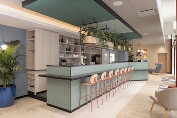 Hampton By Hilton Paris Saint Ouen,,4 star