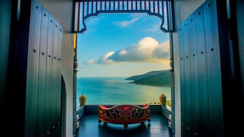 Intercontinental Danang Sun Peninsula Resort By Ihg,Tho Quang>>Da Nang,5 star