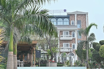 dharm resort