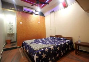 Aaichchha Nyahari Niwas Tarkarli,,2 star