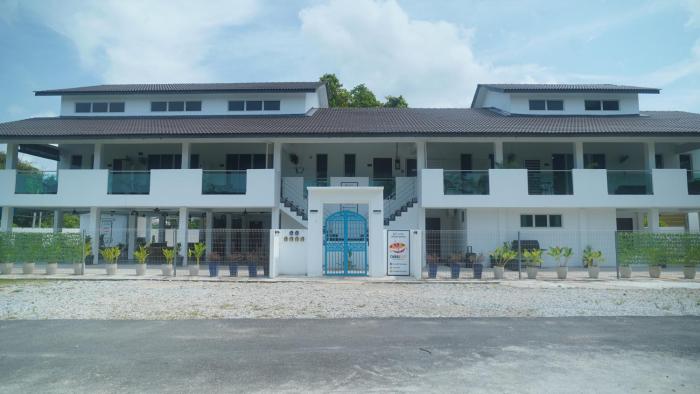 canal river riverfront homestay kota bharu