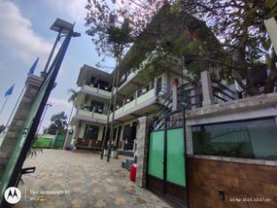 Ker-Da-Mame Guest House Cum Restaurant,,5 star