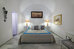 Neptune Luxury Spa Suites,Fira>>Akrotiri,4 star