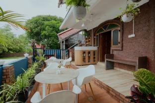 Backspace Anjuna Beach,,5 star