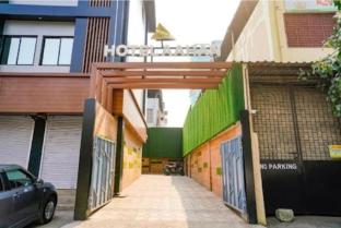 Hotel Aahan Vashi 3.6 Km From Railway Station,,5 star
